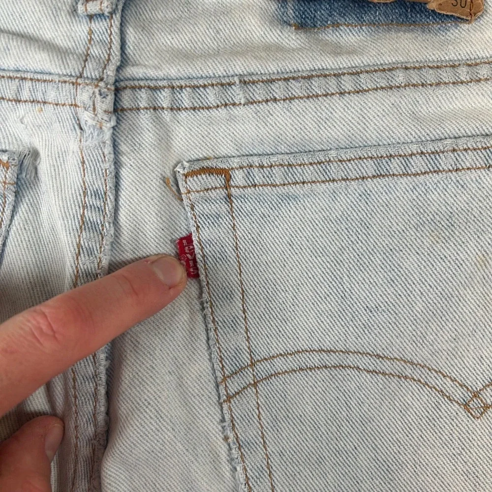 Vintage 90s Levi's 550 Relaxed Fit Jeans Men's‎ 33x30 Light Wash Distressed USA